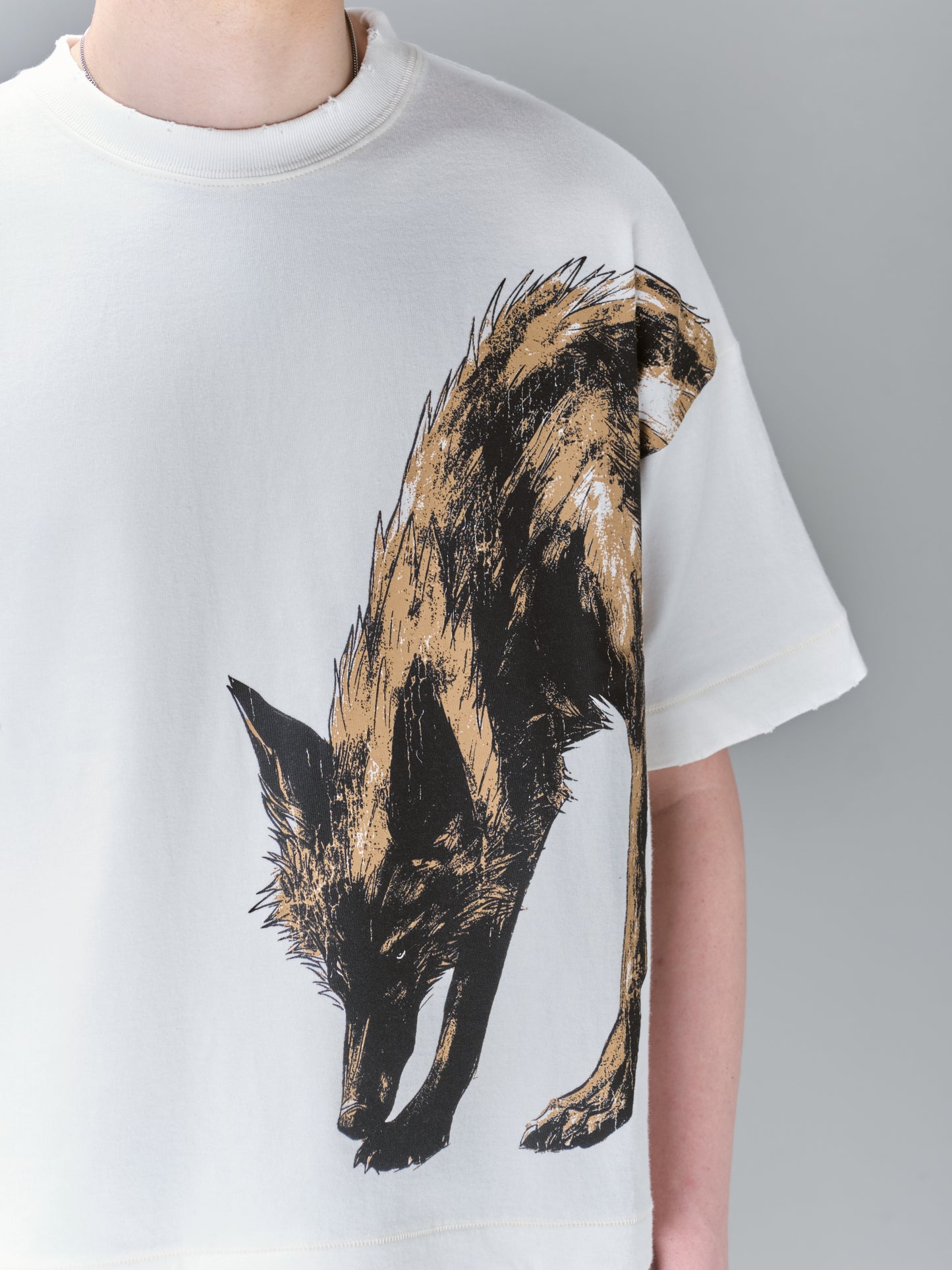 CAMISETA BOXY LOBO