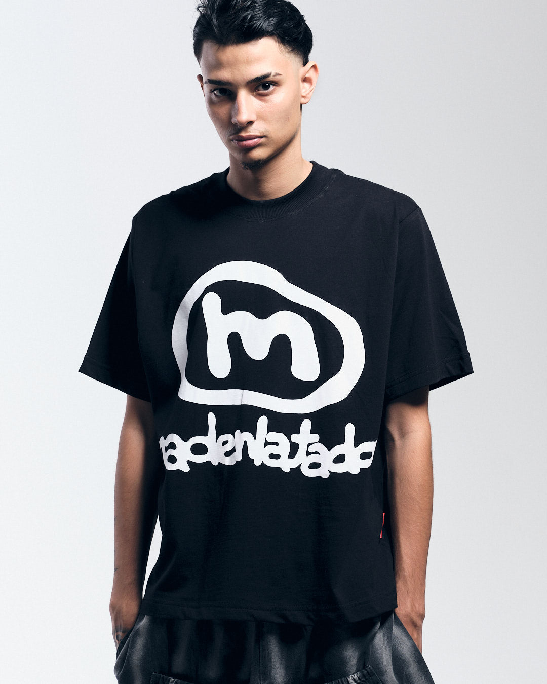 CAMISETA MMMMMMMAD PRETO